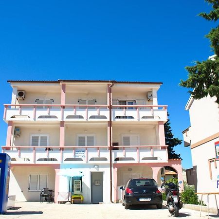 Apartmani Vidusin ノヴァリャ エクステリア 写真