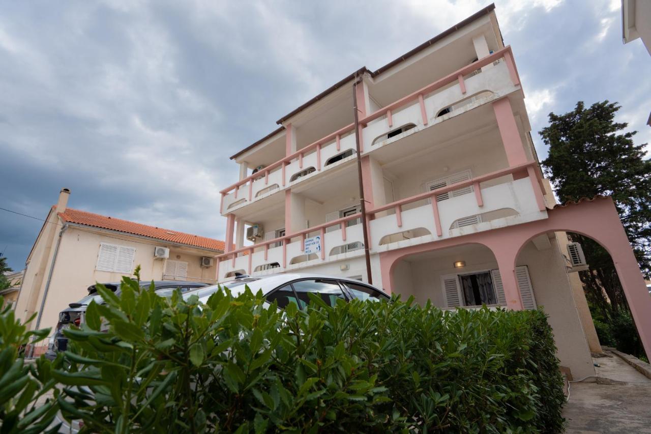 Apartmani Vidusin ノヴァリャ エクステリア 写真