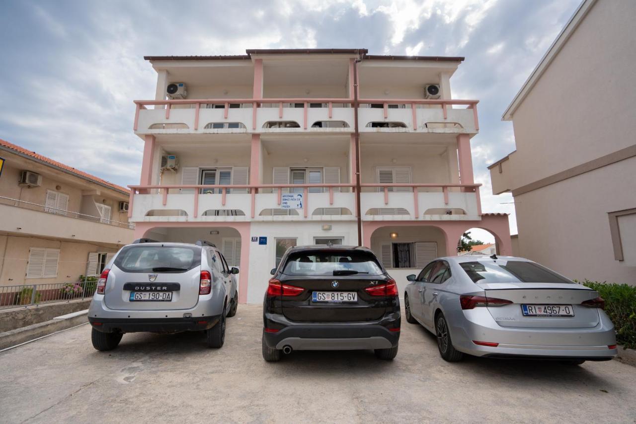 Apartmani Vidusin ノヴァリャ エクステリア 写真