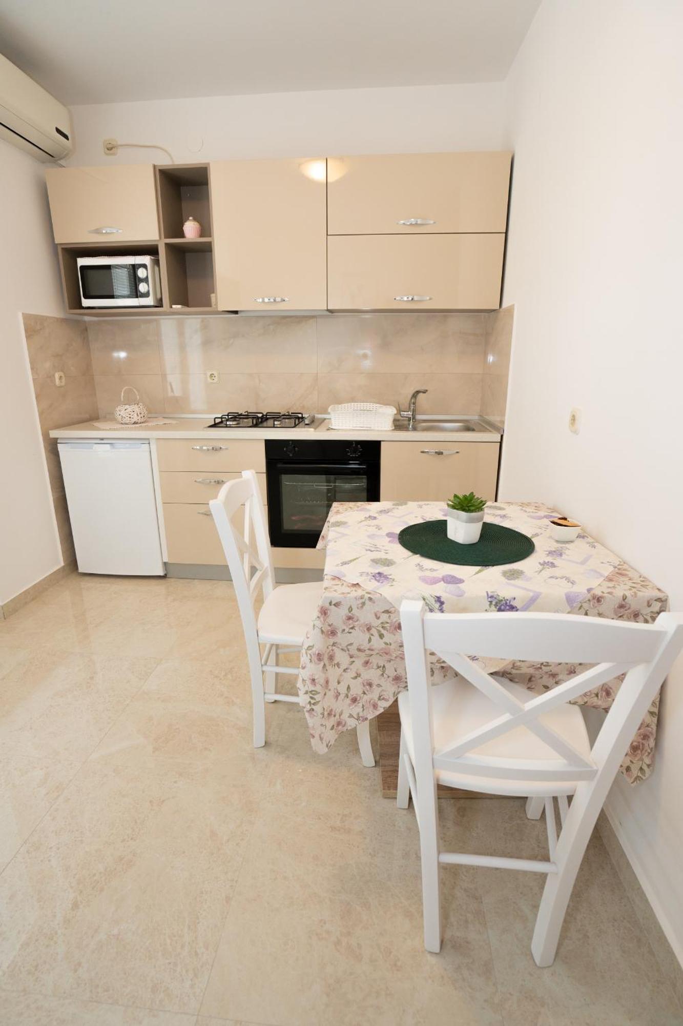 Apartmani Vidusin ノヴァリャ エクステリア 写真